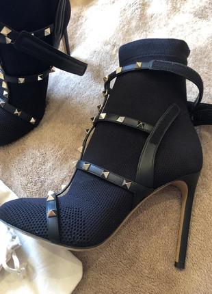 Туфлі панчоху valentino rockstud3 фото