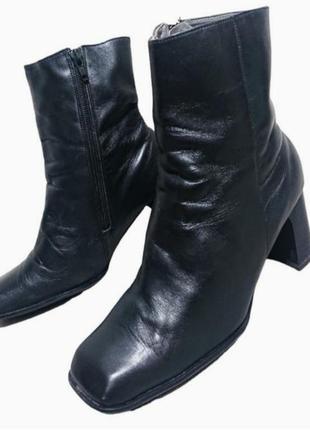 Кожаные качественные ботильоны ботинки