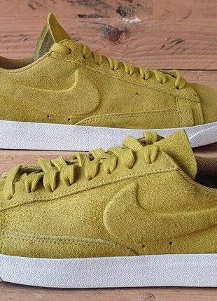 Кросівки замшеві гірчичного кольору nike