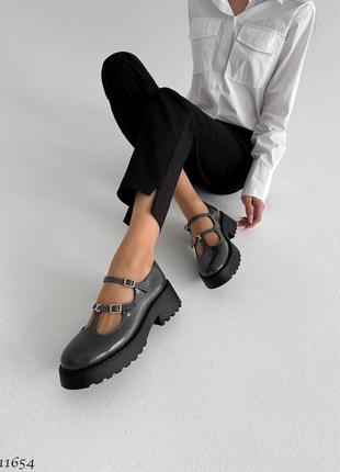 Серые натуральные замшевые туфли с ремешками на черной толстой подошве лак5 фото