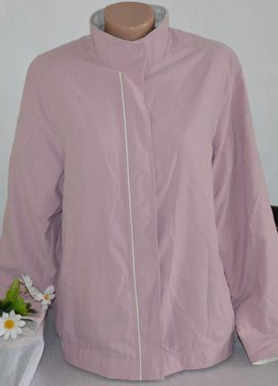 Брендовая розовая легкая куртка с карманами на молнии berkertex1 фото