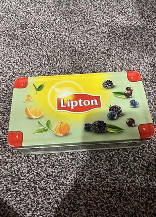 Металева коробка в формі чемодана lipton1 фото