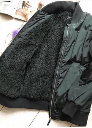 Бомбер-куртка на меховой подкладке3 фото