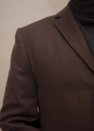 Класичне пальто коричневого кольору6 фото