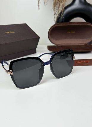 Сонцезахисні окуляри в стилі tom ford квадрат1 фото
