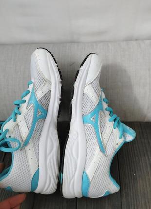 Mizuno женские кроссовки для бега и других тренировок3 фото