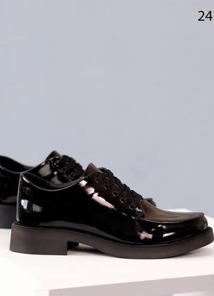 Женские лаковые туфли со шнурком3 фото