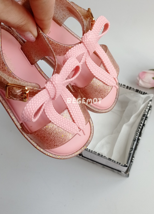 Сандалії на дівчинку mini melissa взуття на літо.3 фото