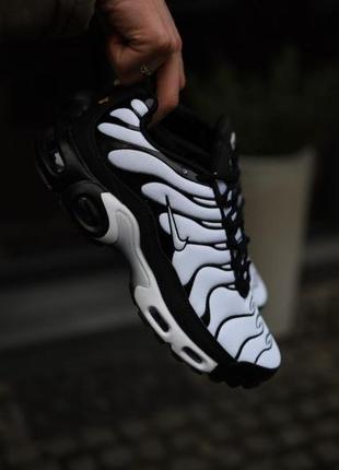 Кроссовки nike air max plus tn white/black