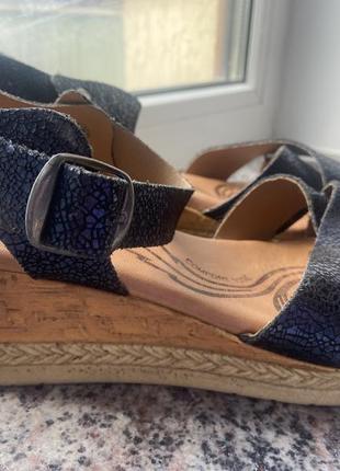 Шкіряні босоніжки