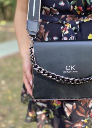 Сумка на длинной ручке cross-body бананка сумочка трендовая и стильная кроссбоди3 фото