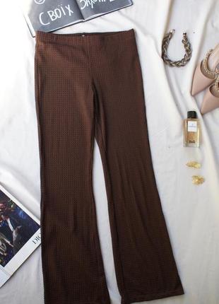 Актуальні штани у шоколадному відтінку імітація кроше від divided1 фото
