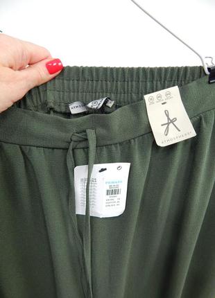 Легкие брюки брюки джоггеры на резинке манжеты оливковые новые сток свободные свободного кроя расслабленные4 фото