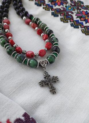 Традиційне коралове намисто з хрестиком в українському стилі до вишиванки коралі згарди жукач3 фото