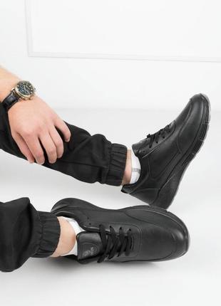 Чоловічі чорні кросівки із еко-шкіри4 фото