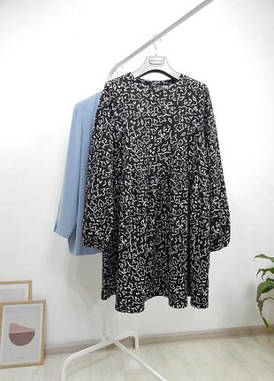 Ярусное отрезное платье с объемными рукавами с оборкой рекава на резинке объемные...