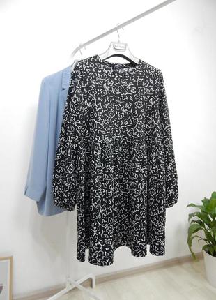 Ярусное отрезное платье с объемными рукавами с оборкой рекава на резинке объемные...