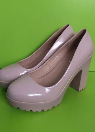 Кремовые лаковые туфли устойчивый каблук hongquan, 363 фото