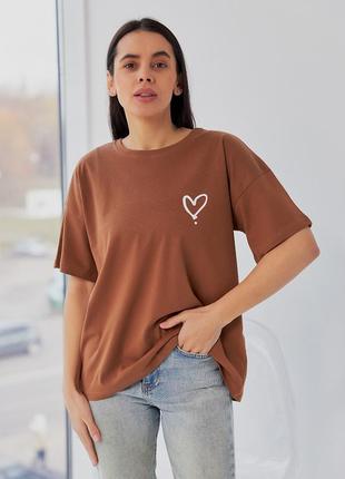 Жіноча футболка. стильна жіноча футболка з сердечком1 фото