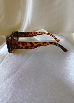 Модні сонцезахисні окуляри леопардові вузькі ретро окуляри 70034 фото