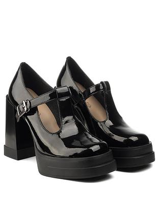 Туфли женские черные с ремешком 2494т