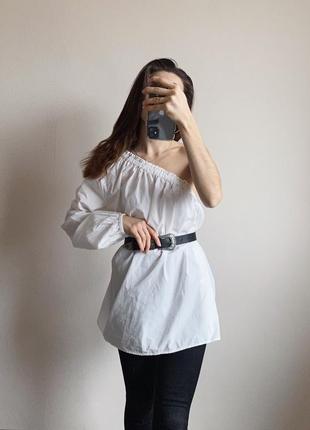 Базовая белая асимметричная блуза на одно плечо h&amp;m хлопковая5 фото