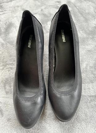 Туфлі класичні чорні на каблуках3 фото