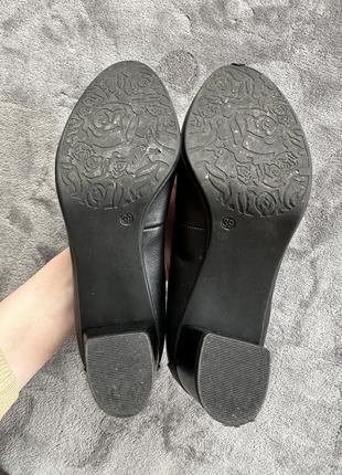 Туфли классические черные на каблуках6 фото