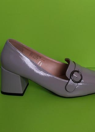 Серые лаковые туфли устойчивый каблук hongquan раpaya,  3/3610 фото