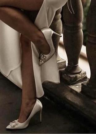 Туфлі атласні