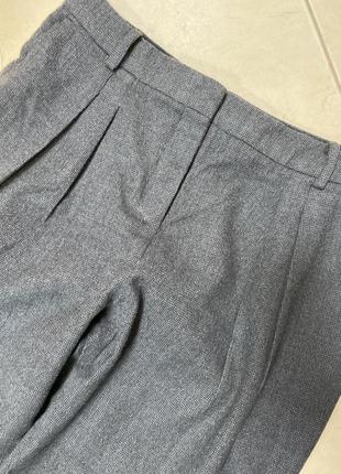 Сірі вкорочені брюки класичні брюки капрі завужені брюки max mara серве зауженные брюки с защипами шерстяные брюки укорочённые брюки5 фото