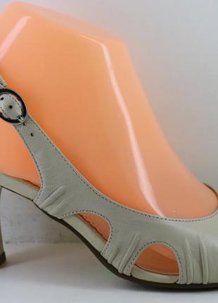 Босоніжки conni