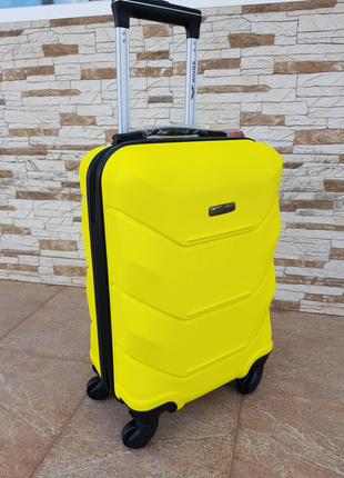 Дорожній чемодан фірми fly 147 yellow