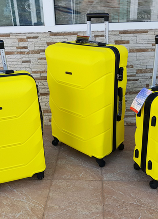 Дорожній чемодан фірми fly 147 yellow12 фото