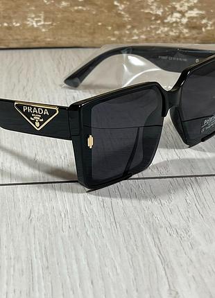 Солнцезащитные очки prada