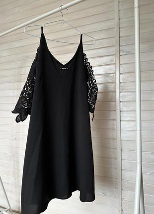 Черное платье коктейльное