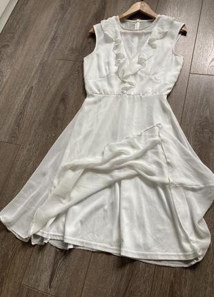 Elise rayan 10/38рр s/m нова ніжна легка біла сукня плаття з воланом рюшем8 фото