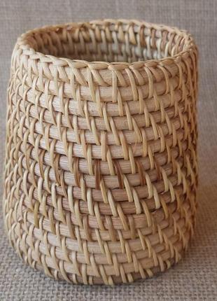 Деревянная ваза для мелочей, канцелярии, цветов. плетеную корзину для хранения изо ротанга. декор3 фото