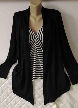 Как новая!интересованная комбинированная кофта, вказано р. 18.