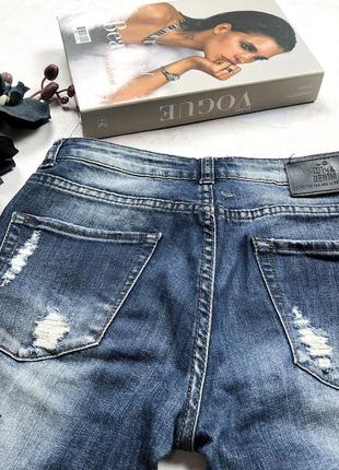 Шикарные красивые джинсы wiya denim со стильными рваностями и потертостями5 фото