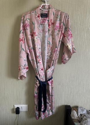 Новое кимоно накидка халат атласный bershka