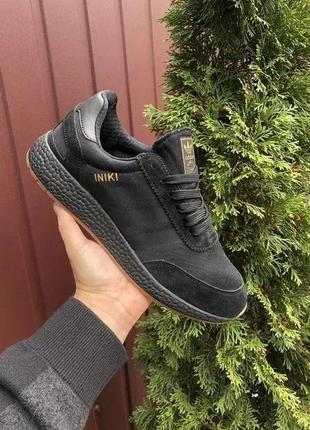 Жіночі кроссовки  adidas iniki