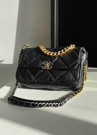 Розкішна чорна брендова жіноча сумочка в стилі шанель chanel 19 black чорна сумка з бордовою червоною підкладкою всередині бренд2 фото