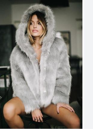 Напівшубка шубка вкорочена з плотним великими капюшоном missguided