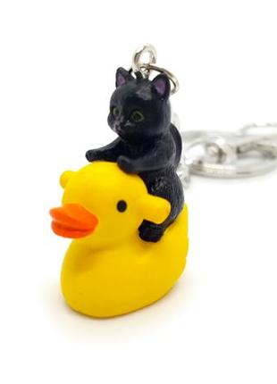🐈‍⬛🐥 забавний брелок "чорний кіт на качечці" кішка кошеня1 фото