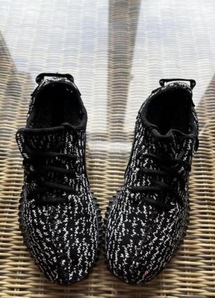 Кросівки adidas yeezy boost 350 чорні3 фото