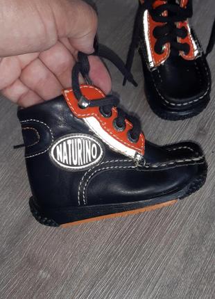 Ботинки кожаные чёрные на шнурках размер 18-191 фото