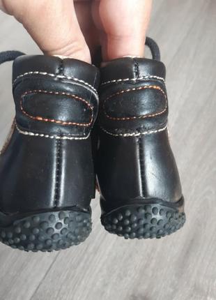 Ботинки кожаные чёрные на шнурках размер 18-194 фото