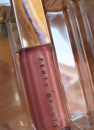 Блиск для губ від beauty fenty