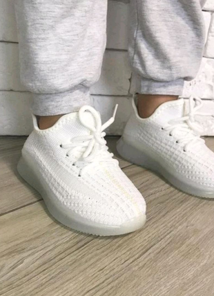 Кеди в стилі yezzy, кросівки